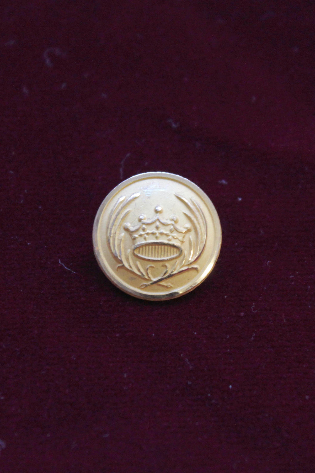 Crown with wreath Buttons